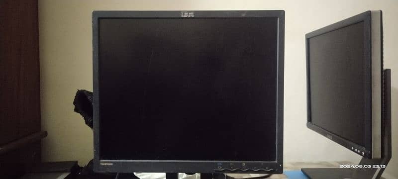 19 INCH IBM MONITOR 0