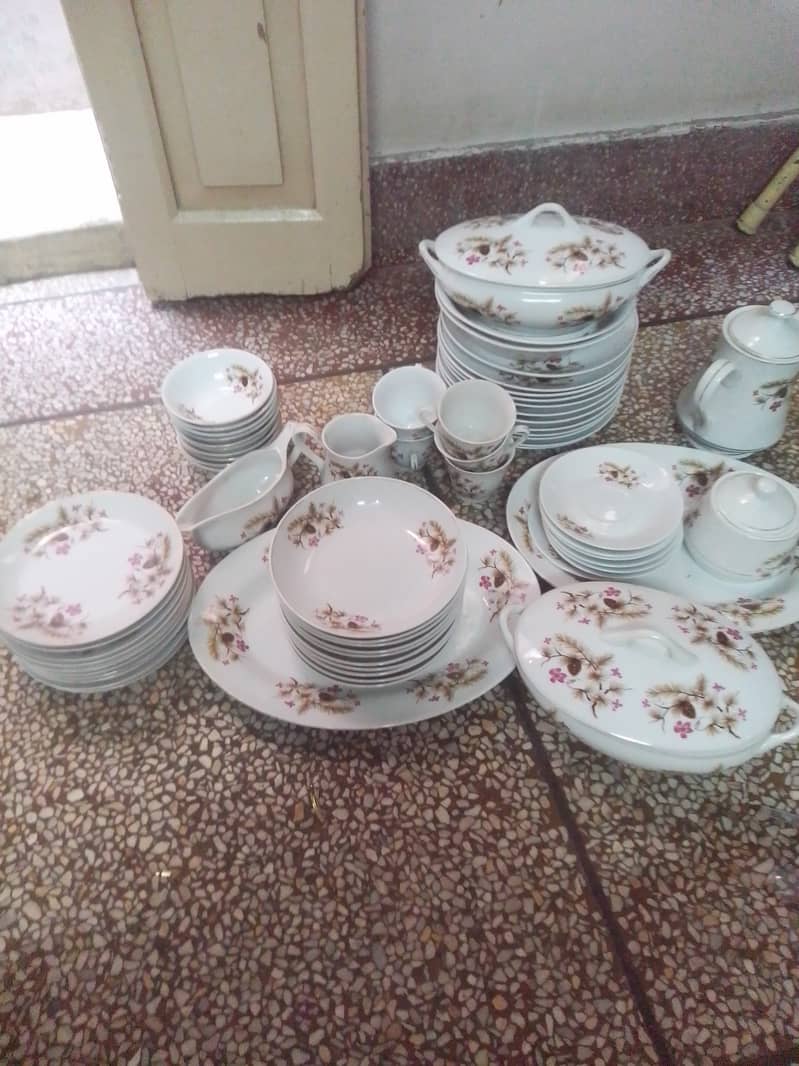 Dinner set for sale 1