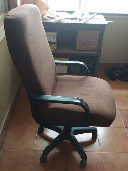 Computer chair in good condition 2