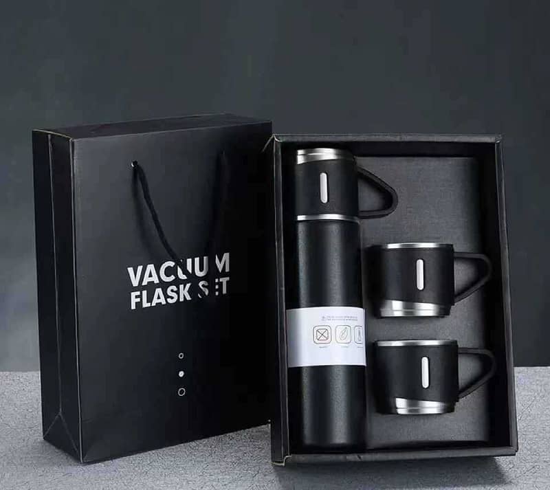 Vacuum Flask Set 500ml bottle with 3 cup and Gift Box 1