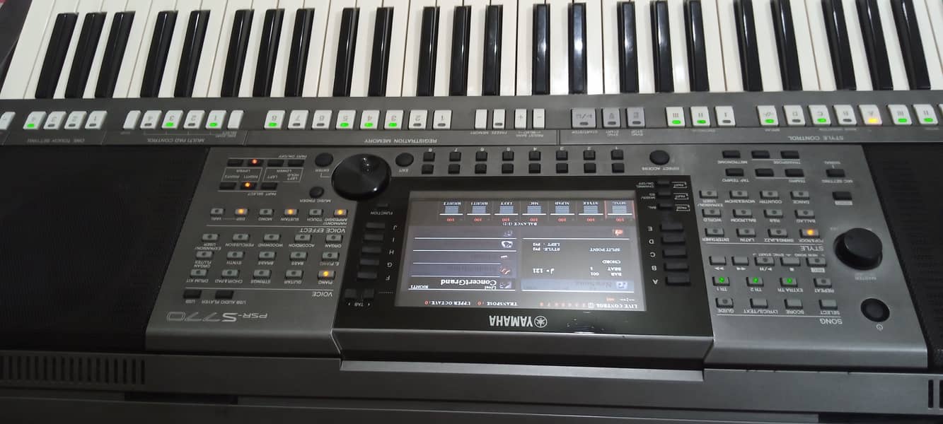 Yamaha PSR S770 Professional Piano Yamaha  Keyboard Casio Roland Korg 4