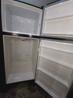 Dawlance signature Refrigerator with invertor technology