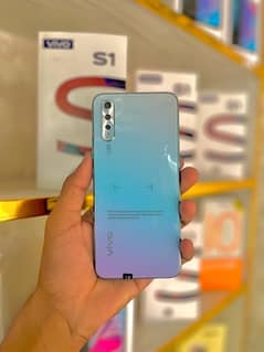 vivo S1 10/10 with box and charger