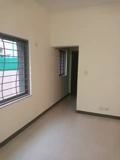 10 Marla 3 Bed Room Flat For Rent In Askari XI Sector B Lahore