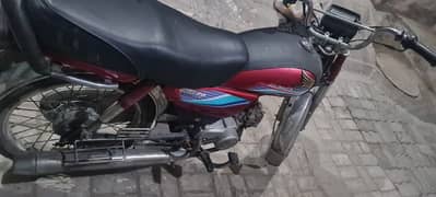 Honda CD 70 in excellent condition.    03106864500