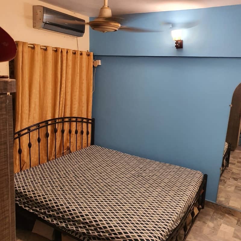 To sale You Can Find Spacious Flat In Gulshan-e-Iqbal - Block 7 0