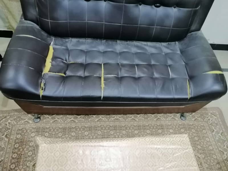 Iron stand with 7 seater sofa for sale 3