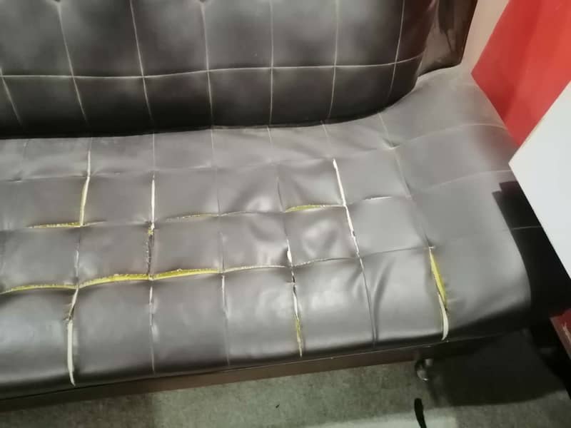 Iron stand with 7 seater sofa for sale 9