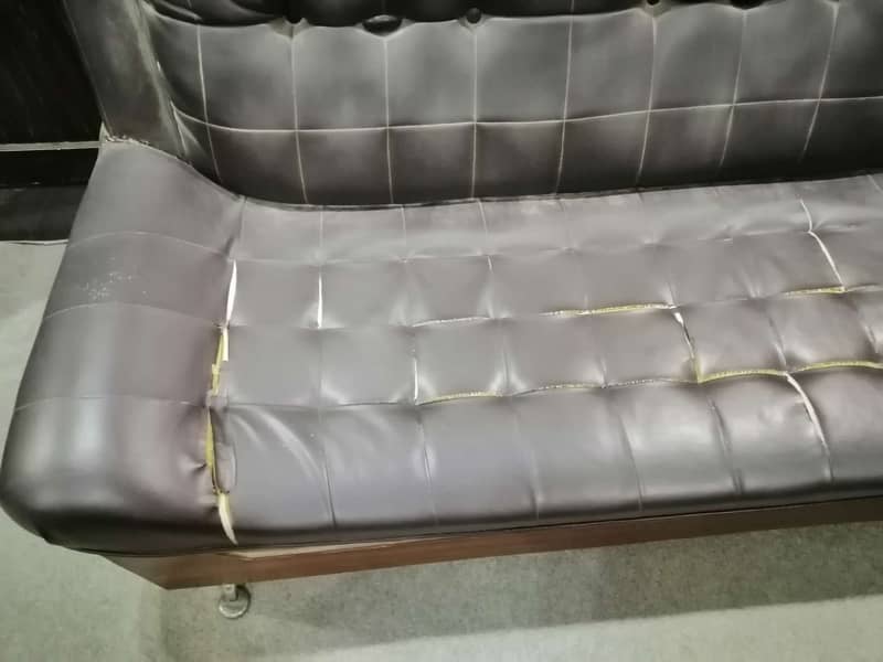 Iron stand with 7 seater sofa for sale 10