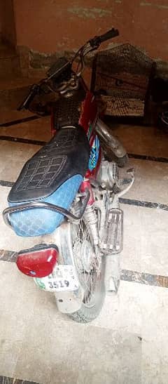 United 100 cc  good condition. v