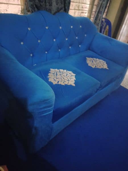 Blue velvet sofa 1