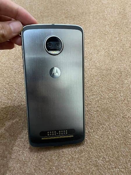 Motorola z2 force 2