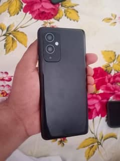 OnePlus 9 5G with 65watt chrger