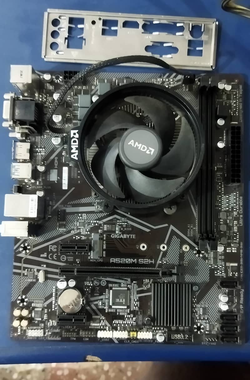 Ryzen 2600x + gigabyte A520M + stock cooler 0