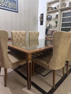 6 seaters king size wooden dining table