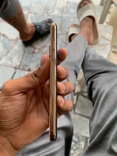 Iphone xs factory unlock