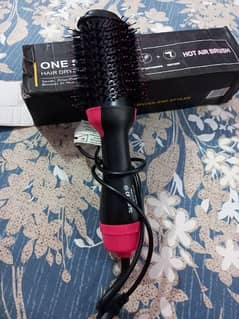 ONE STEP HAIR DRYER AND STYLER 0