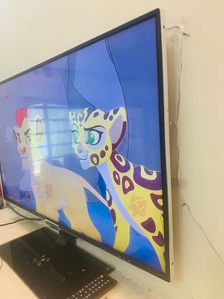 42 inches excellent condition tv 6