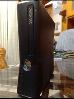 Xbox 360 slim with 2 controllers