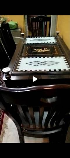 Good condition Dinimg table
