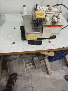 Pico and overlock machine in good condition