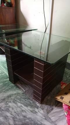 2 side table for sale  10/10 condition  solid quality mirror