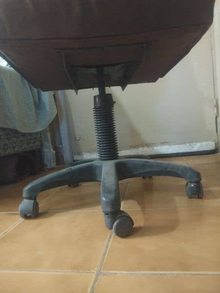 Computer chair in good condition 5