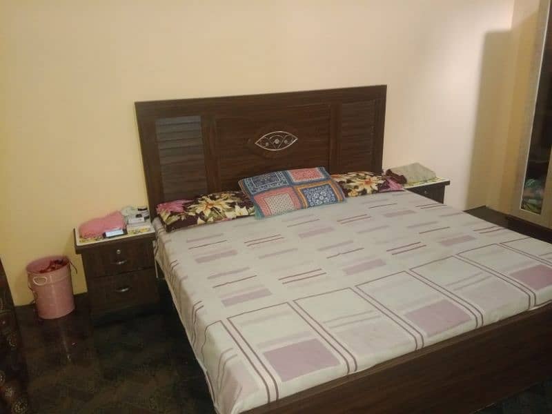 lamination bed & side tables without mattress 0