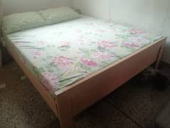 QUEEN SIZE STORAGE BED WITH MATTRESS