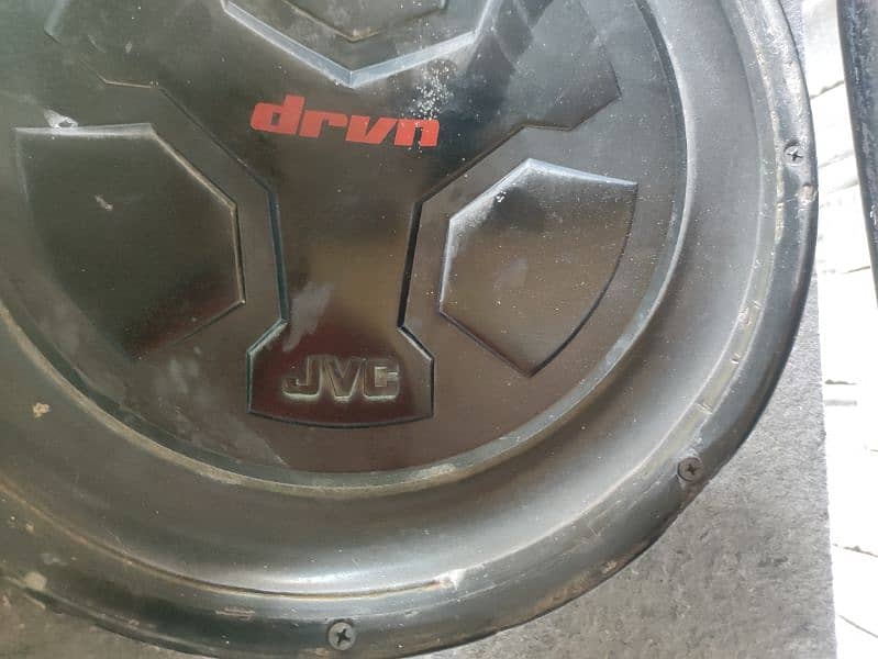 12 inch JVC drvn woofer with 2 speaks 3