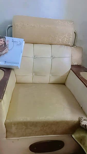 Sofa set neat condition 2