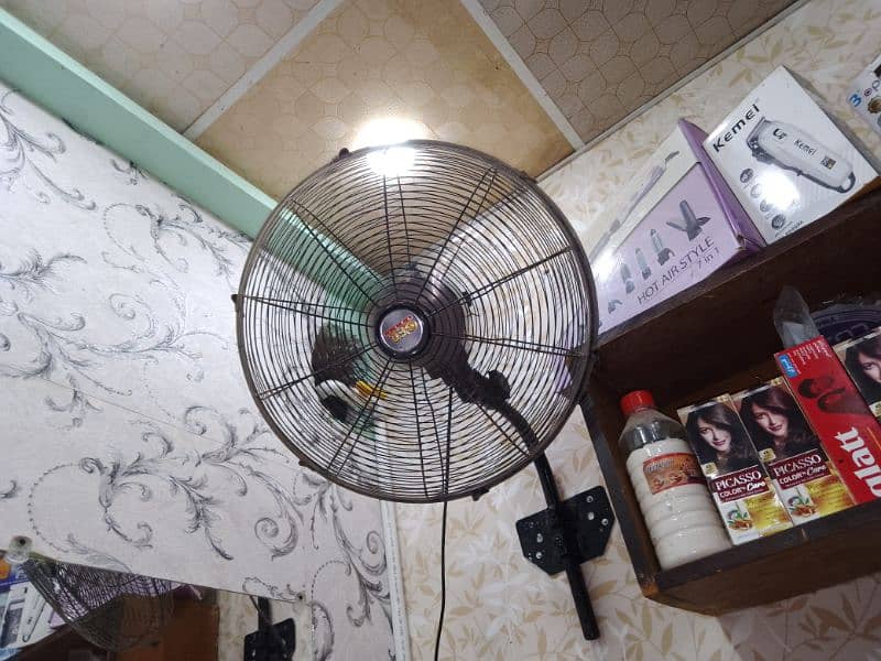 18' Inch Bracket Fan 0