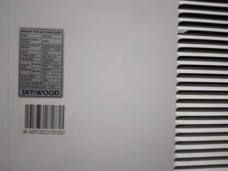 skyiwood window ac enverter 1.2 for sale like a new. 03064362786 9