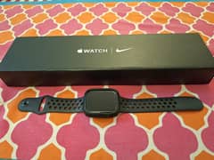 Apple Watch 7 Nike Edition 45mm 10 / 10 Condition