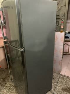 dawalnce fridge in good condition large 9/10