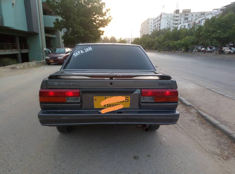 Nissan Sunny 1988 5