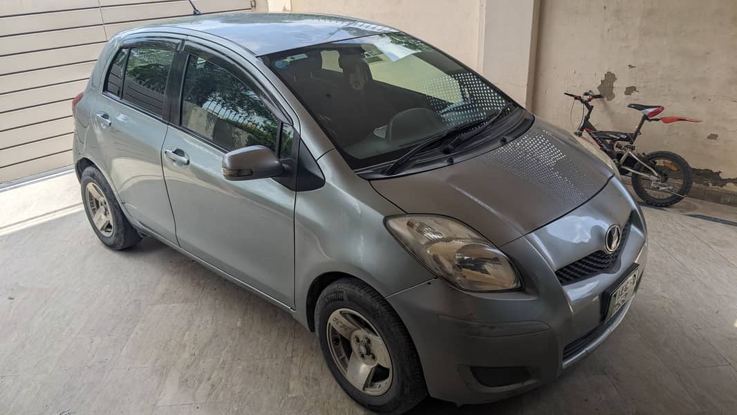 Toyota Vitz 2012 3