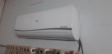 Haier 1.5 ton AC/DC Inverter in Excellent Condition.