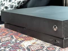 XBOX ONE X | 1TB (with games)