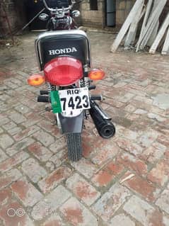 Honda 125 ,2016 in very good condition.