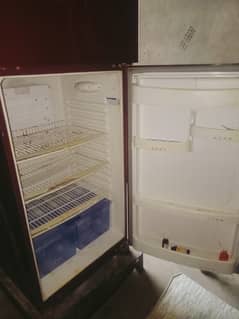 Used fridge 14cuft just gas leak 1st time