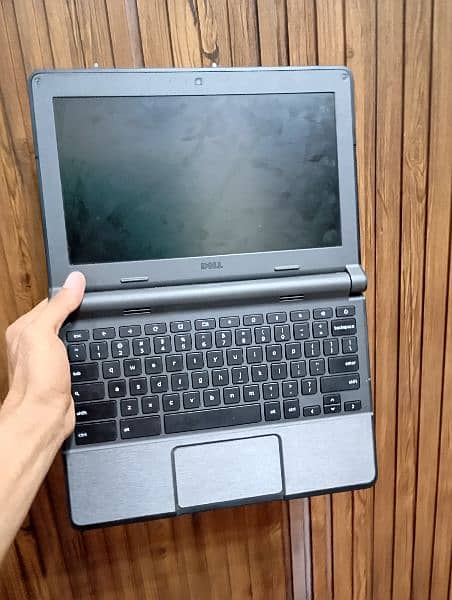 DELL3120 4+16GB LapTop With Charger 0