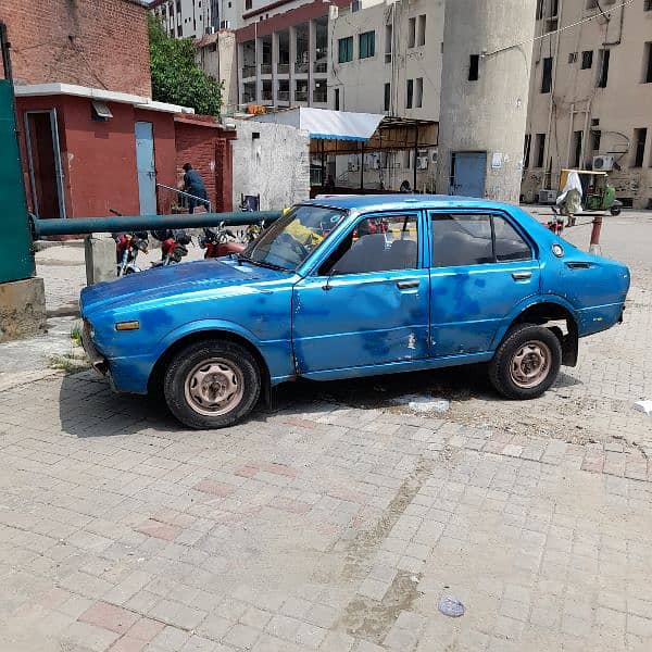 Toyota Corolla Saloon 1979 model 13