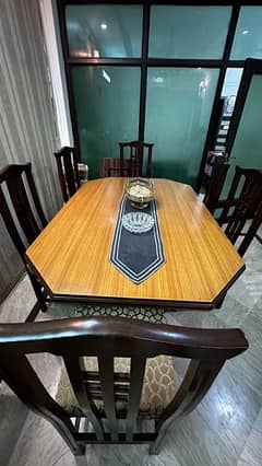 Dining Table with 6 Chair brand new poshish  in very good condition