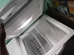 Dawlance deep freezer