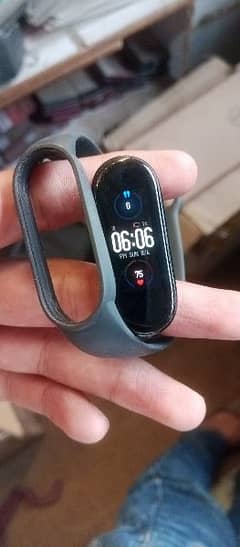 mi bands 5 for urgent sale