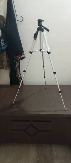 Tripod stand