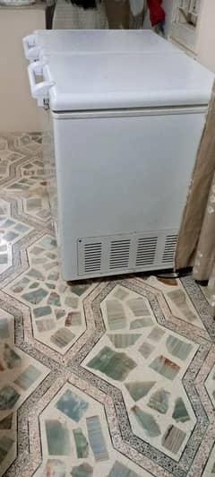 deep freezer 2 door urgent sale