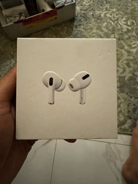 AirPods Pro with Wireless Charging (right one not working) 6