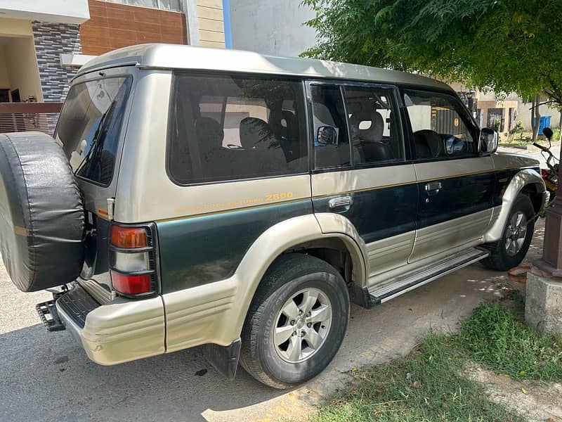 Mitsubishi Pajero 1993 7